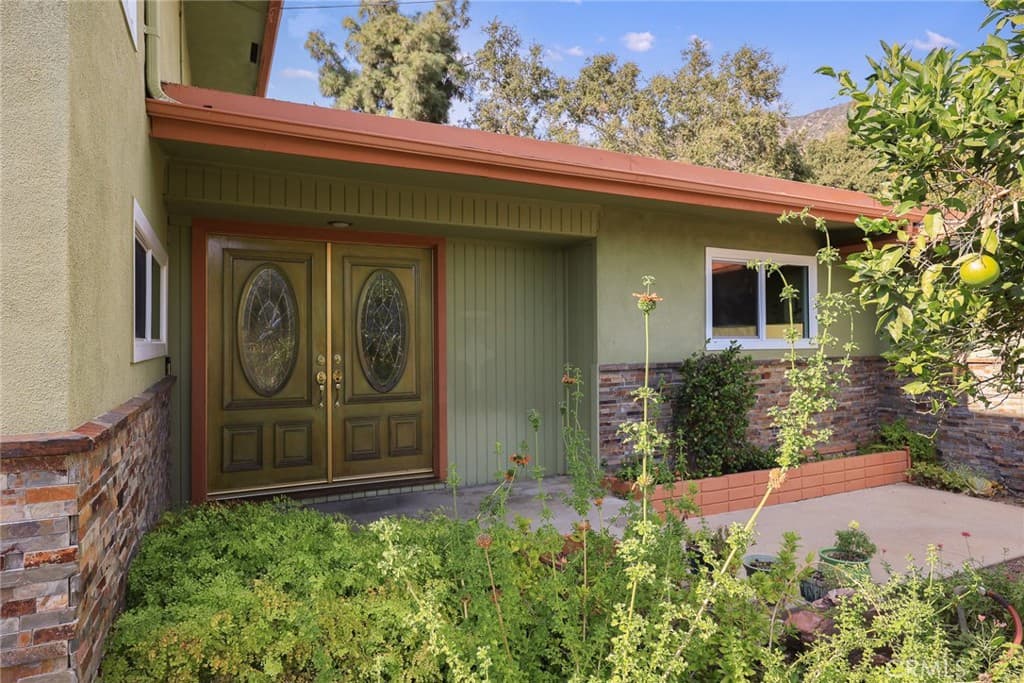 Home at 281 Spinks Canyon, Duarte — photo 5 of 12