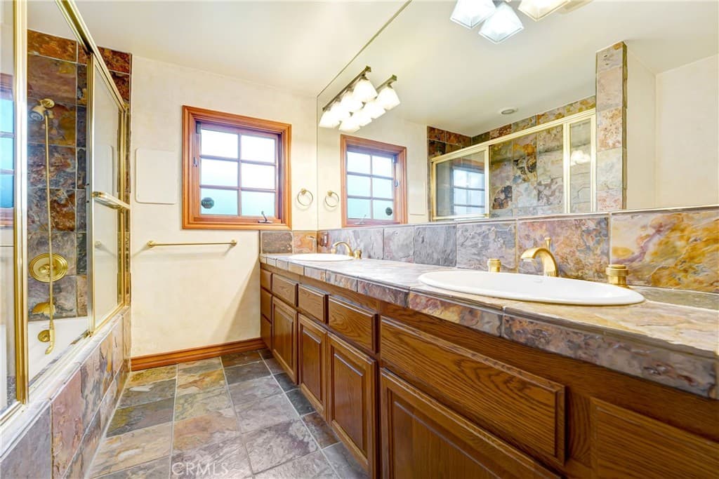 Home at 440 Manzanita Avenue, Sierra Madre — photo 11 of 12