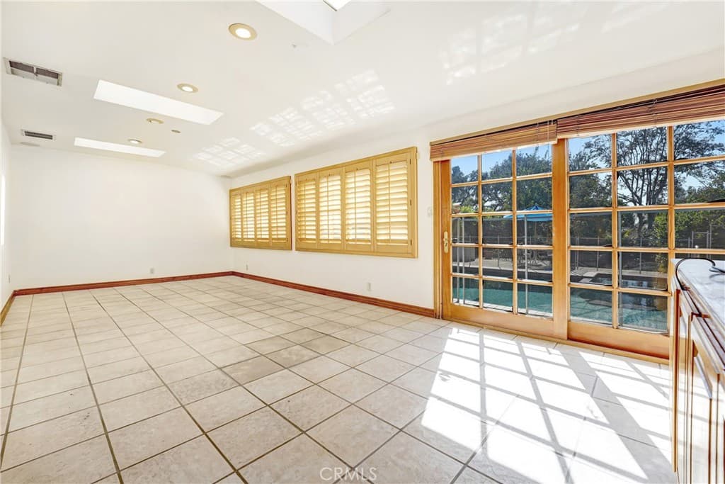 Home at 440 Manzanita Avenue, Sierra Madre — photo 9 of 12