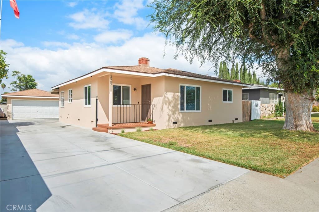 Home at 2507 Lincoln Avenue, Duarte — photo 2 of 12