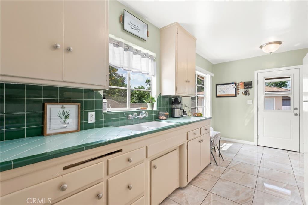 Home at 2507 Lincoln Avenue, Duarte — photo 12 of 12