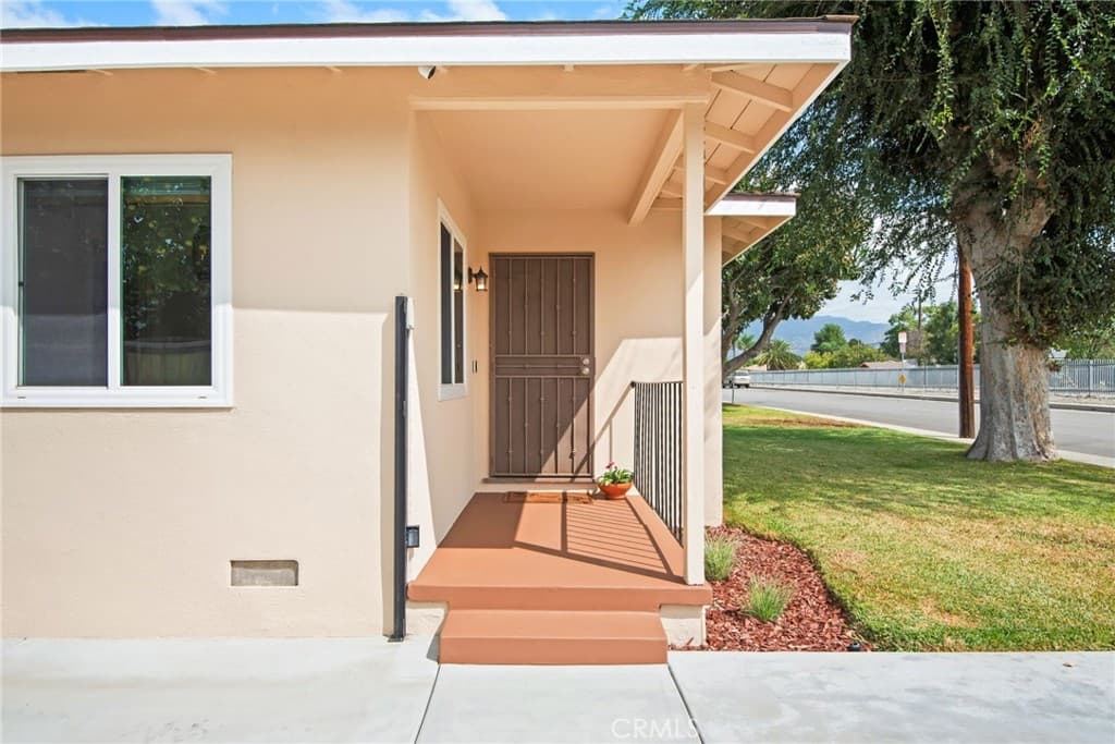Home at 2507 Lincoln Avenue, Duarte — photo 4 of 12