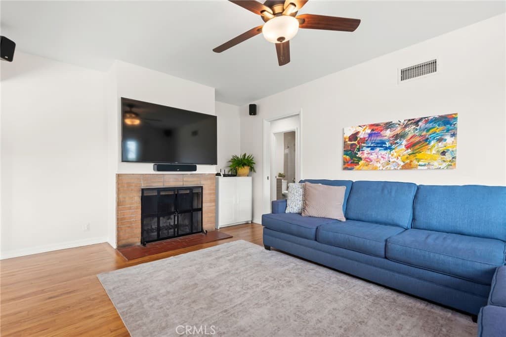 Home at 2507 Lincoln Avenue, Duarte — photo 6 of 12