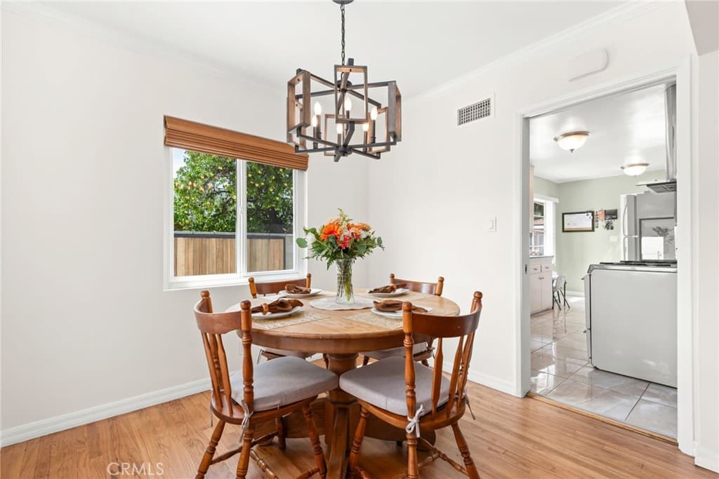 Home at 2507 Lincoln Avenue, Duarte — photo 10 of 12