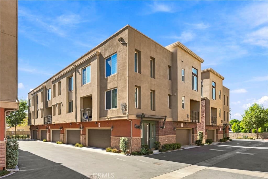 Condo at 422 W Route 66 83, Glendora — photo 2 of 12