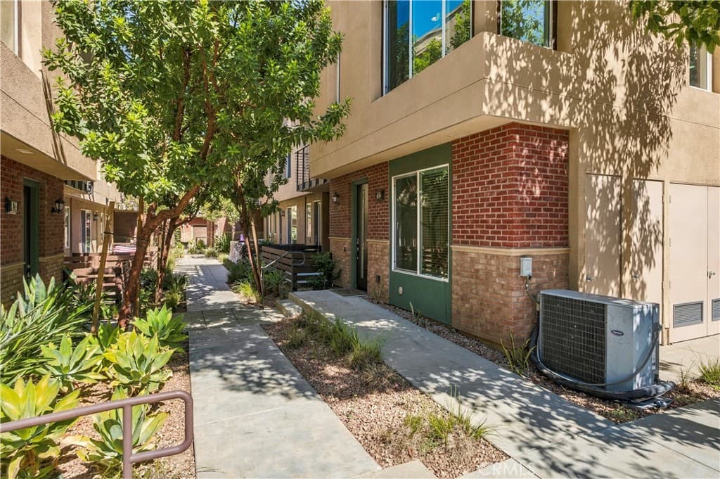 Condo at 422 W Route 66 83, Glendora — photo 3 of 12