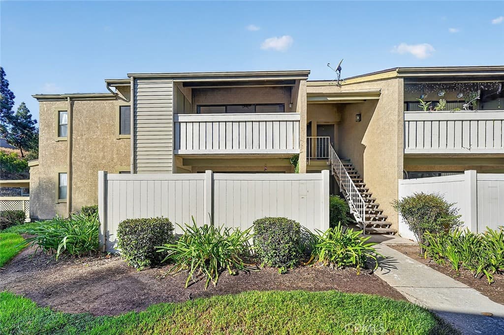 Condo at 10 Country Mile Road, Pomona — photo 1 of 12