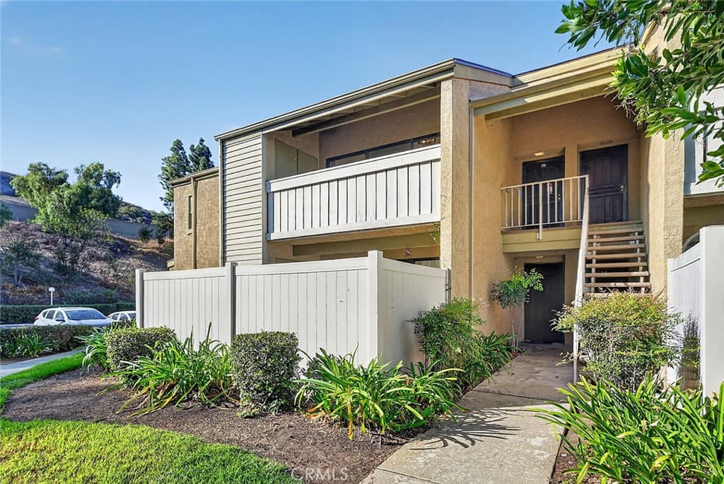 Condo at 10 Country Mile Road, Pomona — photo 3 of 12