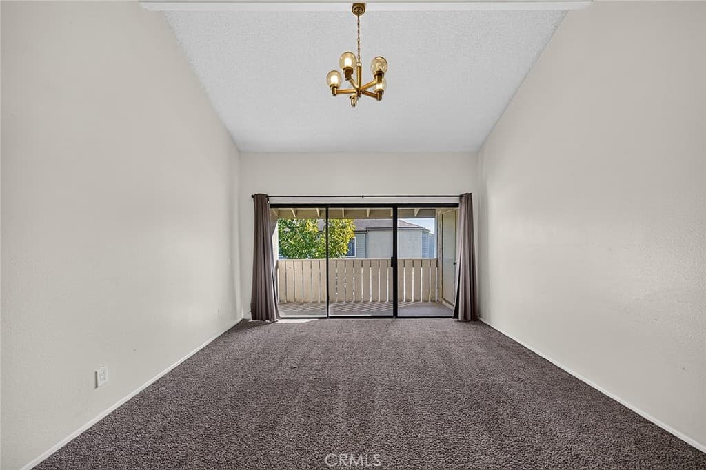 Condo at 10 Country Mile Road, Pomona — photo 7 of 12