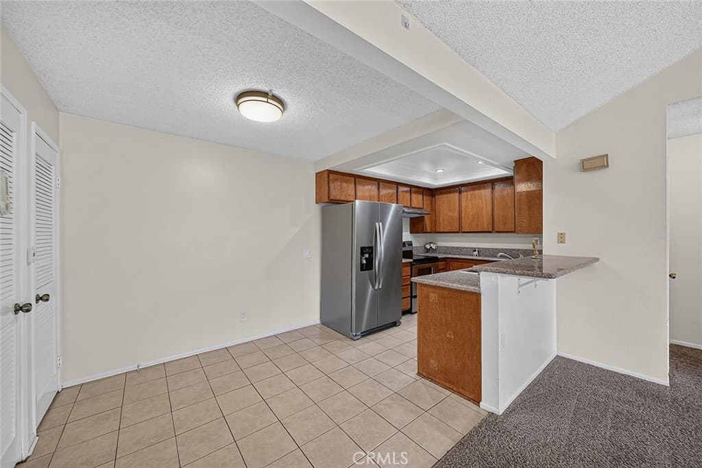 Condo at 10 Country Mile Road, Pomona — photo 10 of 12