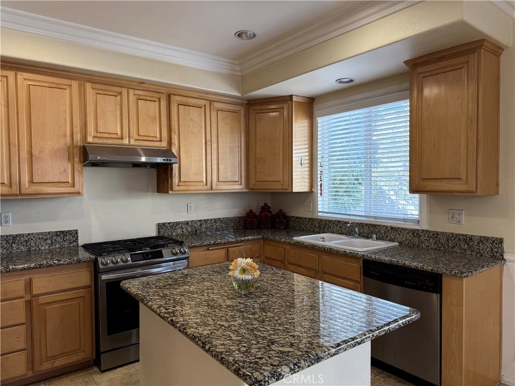 Home at 4237 Walnut, Baldwin Park — photo 8 of 12