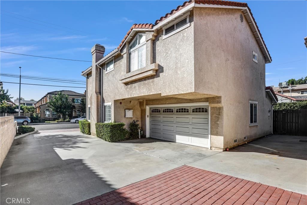 Townhouse at 5540 Sutana Avenue, Temple City — photo 4 of 12