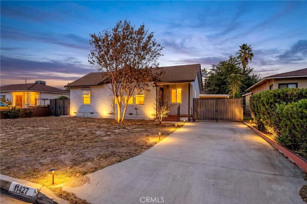 Home at 11427 Mulhall, El Monte — photo 1 of 12