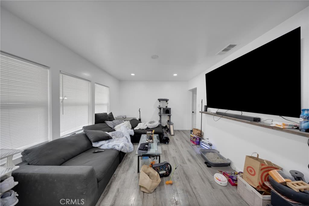 Home at 11427 Mulhall, El Monte — photo 2 of 12