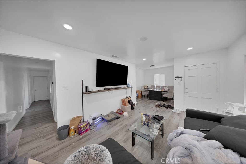 Home at 11427 Mulhall, El Monte — photo 4 of 12