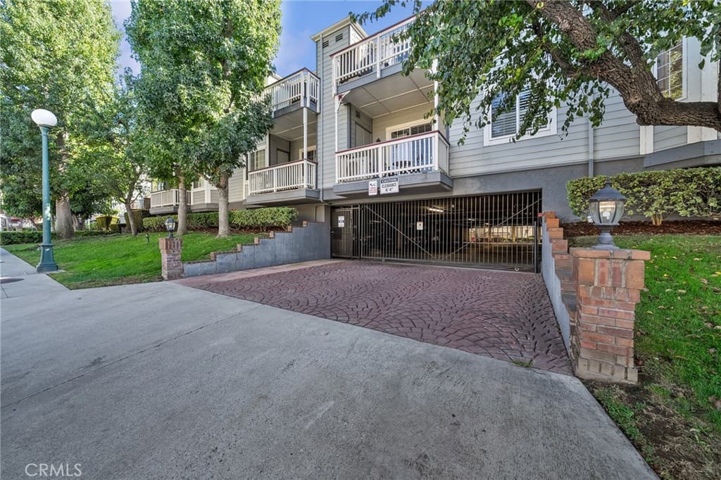 Condo at 132 W Lemon Avenue A, Monrovia — photo 1 of 12