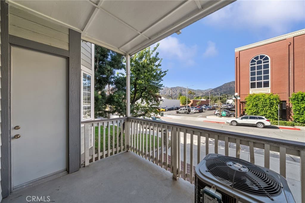 Condo at 132 W Lemon Avenue A, Monrovia — photo 9 of 12