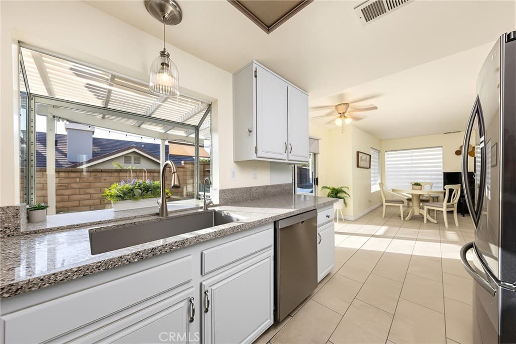 Townhouse at 919 Bidwell, San Dimas — photo 8 of 12