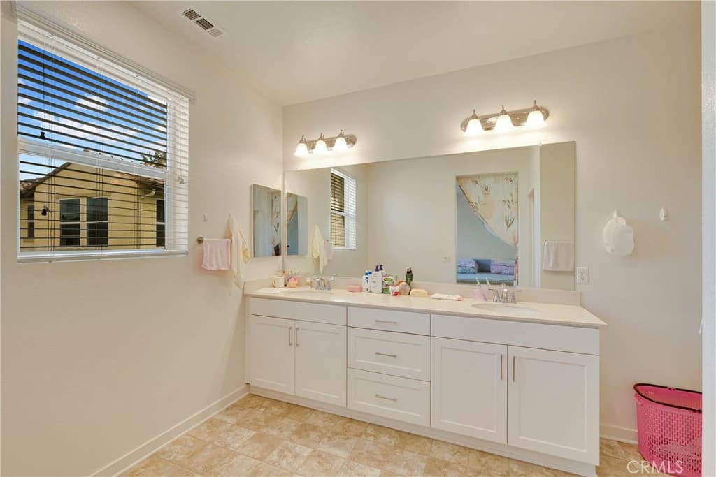 Condo at 908 Werly, Pomona — photo 11 of 12