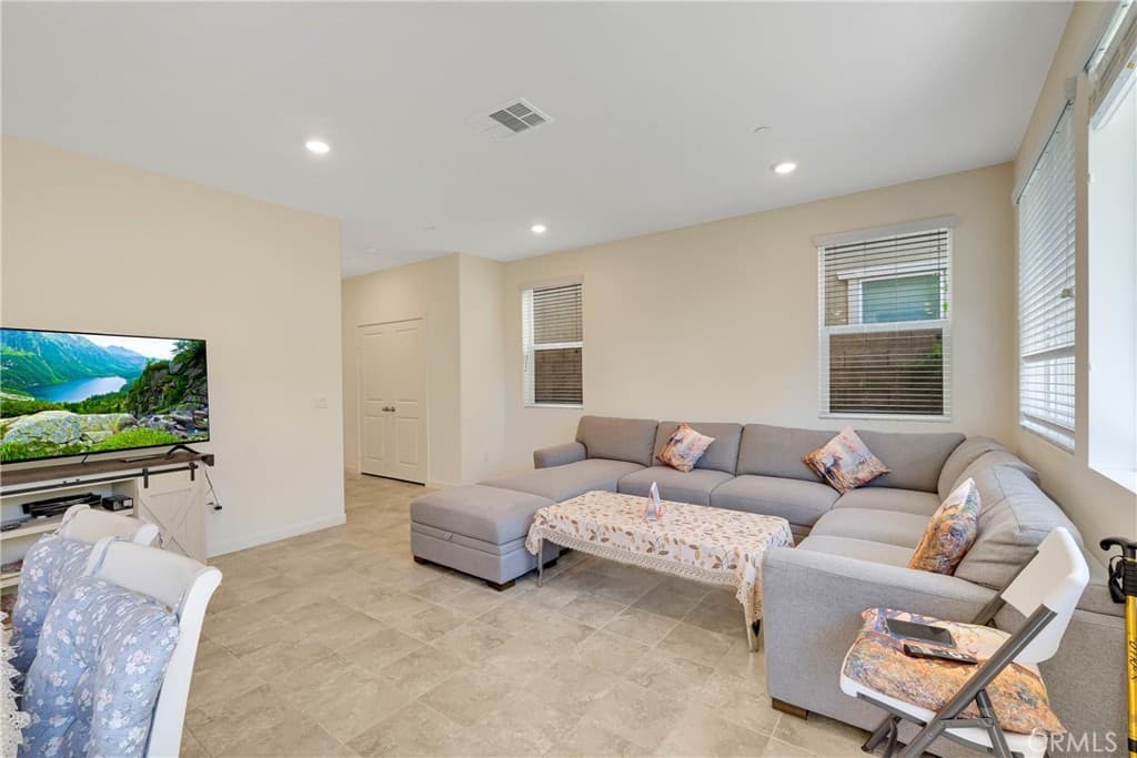 Condo at 908 Werly, Pomona — photo 3 of 12