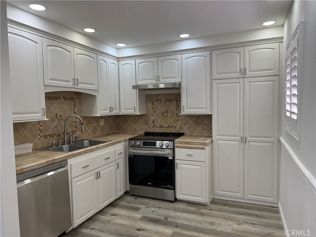 Condo at 5572 Temple City, Temple City — photo 10 of 12