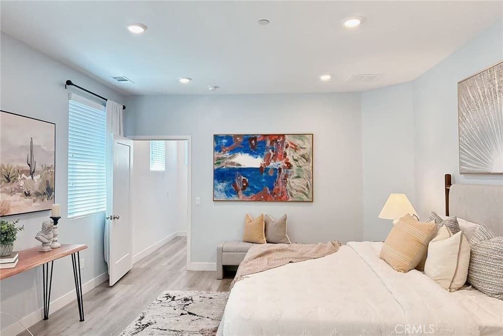 Townhouse at 13110 Dart St E, Baldwin Park — photo 11 of 12