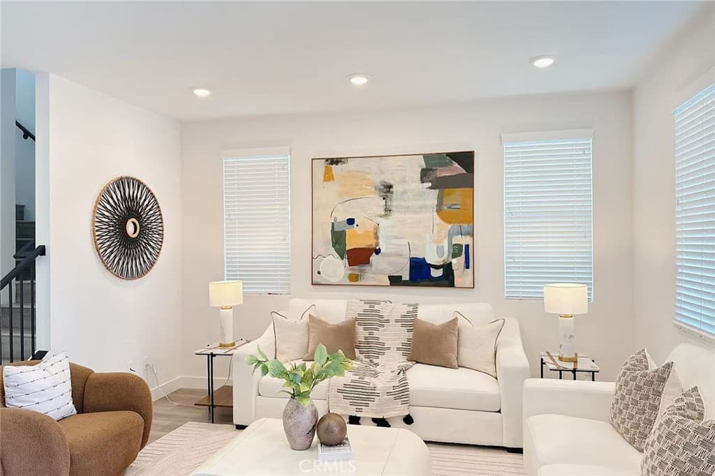 Townhouse at 13110 Dart St E, Baldwin Park — photo 3 of 12