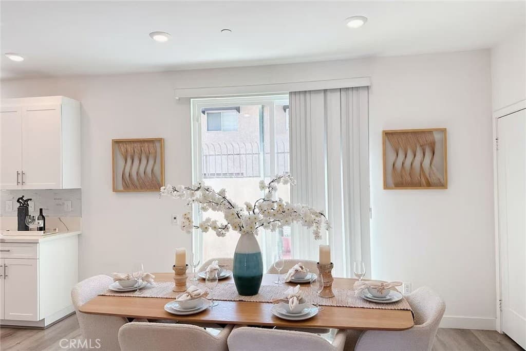 Townhouse at 13110 Dart St E, Baldwin Park — photo 5 of 12